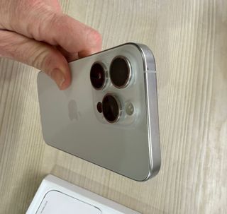 iPhone 15 Pro en Titanio Blanco