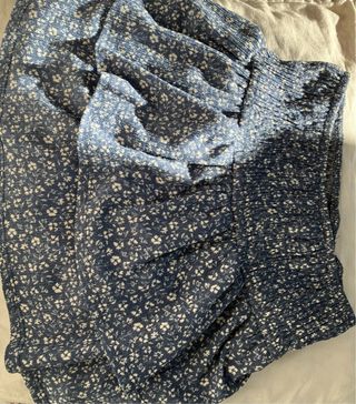 Falda Zara volantes floral azul