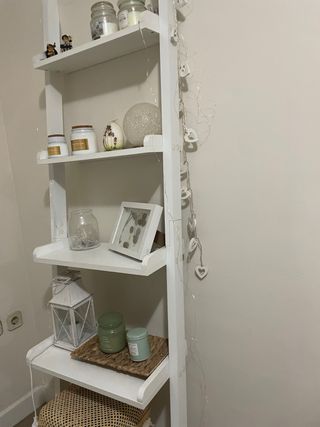 Repisa Escalera Blanca