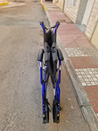Silla de ruedas plegable para viajar