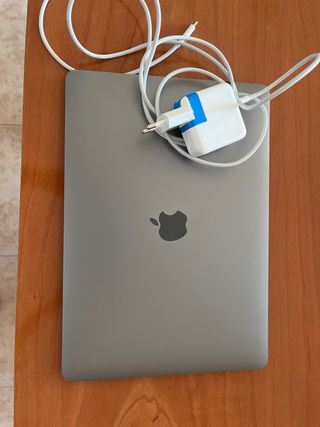 MacBook Air M1 13” 3.2 GHz. 128 GB 100% batería.