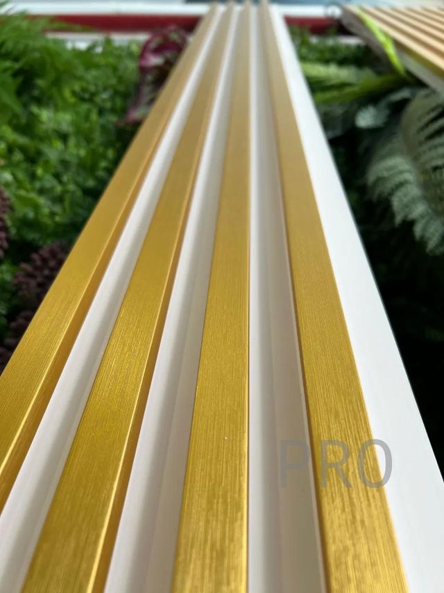 Listones de PVC Blanco Dorado