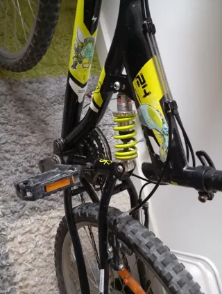 Bicicleta Montaña Btwin 24 Negra/Amarilla