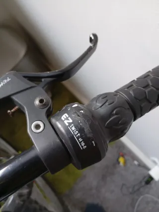 Bicicleta Montaña Btwin 24 Negra/Amarilla