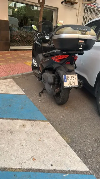 Xmax 125 Iron Max ABS 17' TIJA ROTA  URGE VENTA