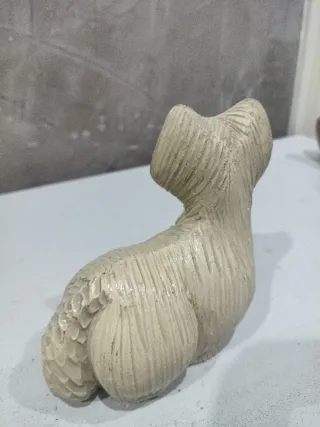 Figura de zorro tallada