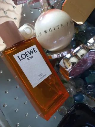 Colección frascos perfumes vacíos