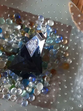 Colección frascos perfumes vacíos