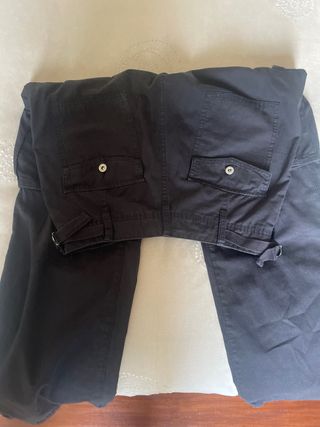 Pantalón cargo Bershka negro talla 36