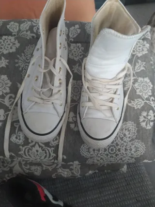 Botas Converse Blancas con Tachuelas.edicion.limit