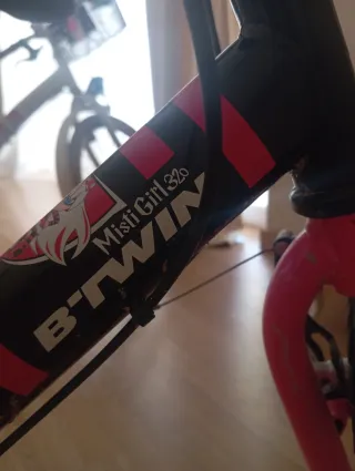 Bicicleta BTWIN 20 Negra y Rosa