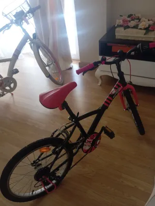 Bicicleta BTWIN 20 Negra y Rosa