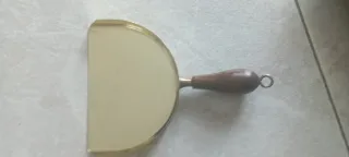 Raccogli briciole con paletta e scopino