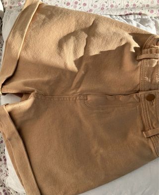 Pantalón corto camel