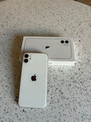 iPhone 11 128GB Blanco en su caja