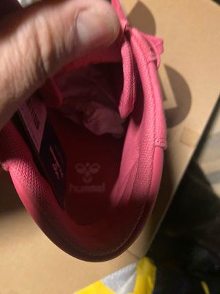 Zapatillas Hummel rosas y blancas