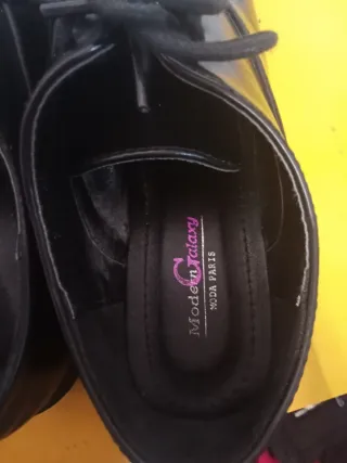 Zapatos negros con tachuelas talla 37