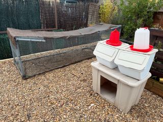 Gallinero PVC hecho a mano