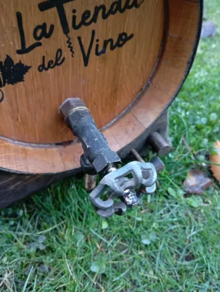 Barrica Vermut 8L con grifo y soporte