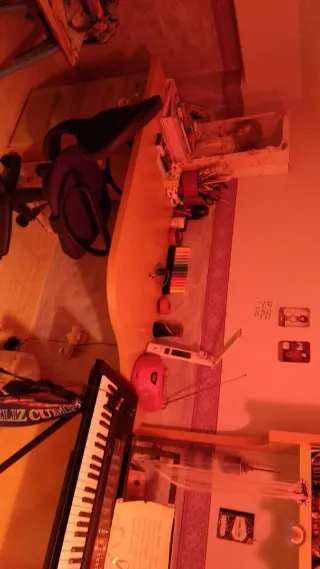 Cama nido con cajonera y escritorio con estanteria