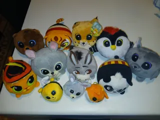 Coleção de peluches variados