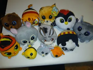 Coleção de peluches variados