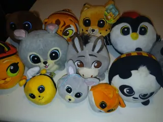 Coleção de peluches variados