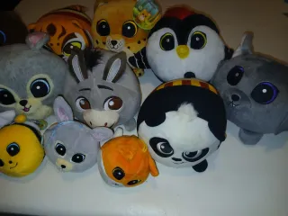 Coleção de peluches variados
