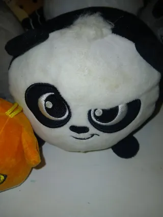 Coleção de peluches variados