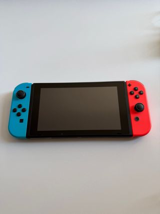 Nintendo Switch + 2 Giochi