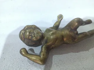 Figura de bronce