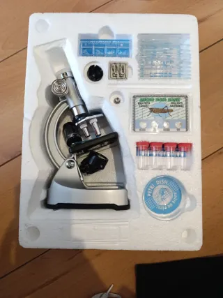 Microscopio infantil con accesorios