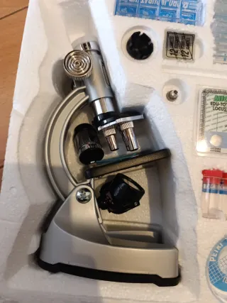 Microscopio infantil con accesorios