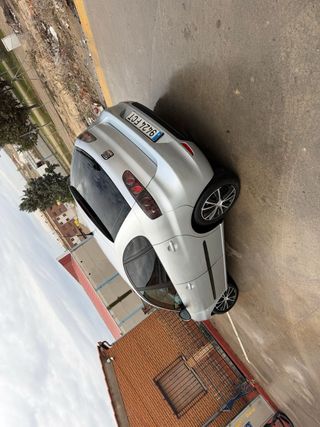 Coche en buen estado, precio negociable