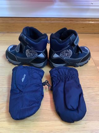 Mono de nieve 2 años. Botas. Manoplas