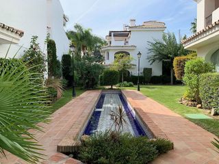 Piso en alquiler en Los Naranjos - Las Brisas en Marbella