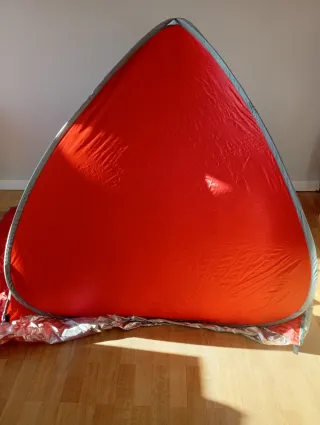 Carpa de playa Outsunny roja.