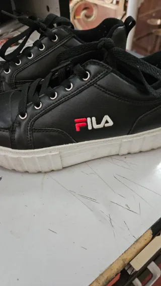 Zapatillas Fila Negras