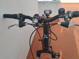 Bicicleta de Montaña BTWIN y Rodillo