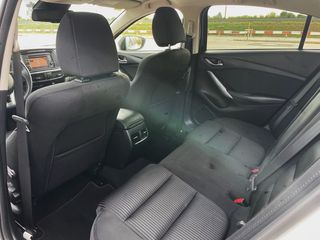 Mazda 6 2.0GE 145cv con NAVEGADOR, PARKTRONIC x2...