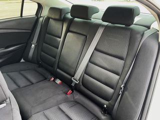 Mazda 6 2.0GE 145cv con NAVEGADOR, PARKTRONIC x2...