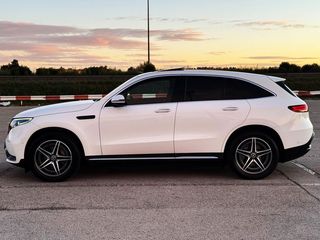 Mercedes EQC 400 4MATIC con TECHO PANORÁMICO
