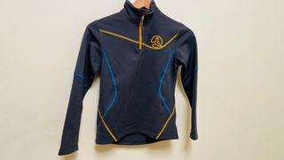 Ternua térmico azul con detalles