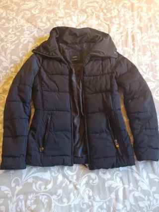 Cazadora acolchada Mango negra Talla XS