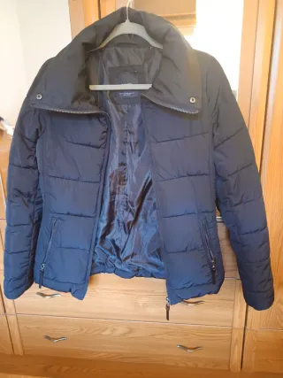 Cazadora acolchada Mango negra Talla XS