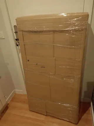 Cuna Ikea con colchón viscoelástico.