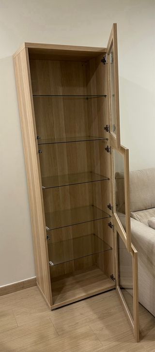 Vitrina Ikea BESTA Madera y Cristal