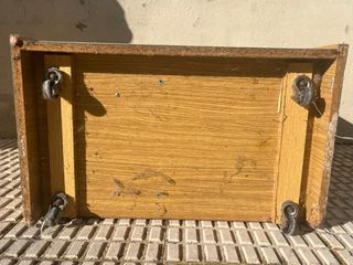 Mesita auxiliar de madera