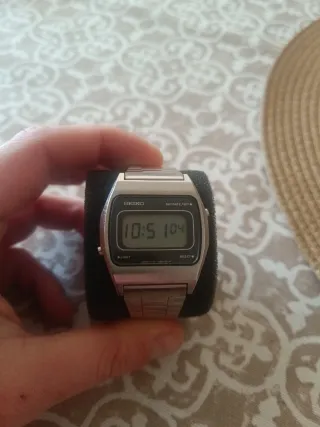 Reloj Seiko Digital Plata