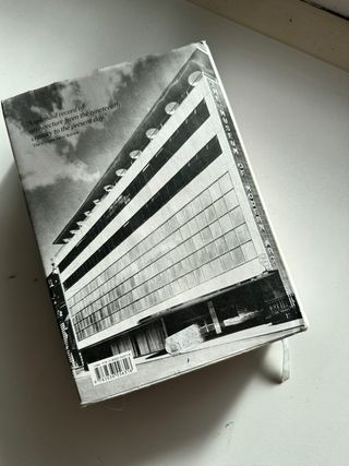 Modern Architecture A-Z